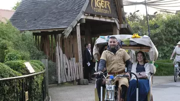 Rickshaw tours London Zoo