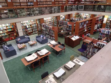 Library reading room 