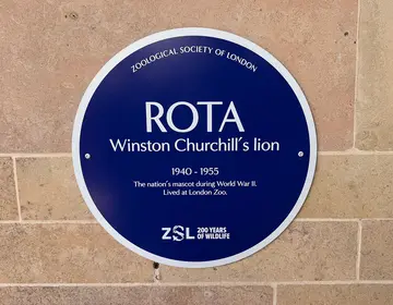 A blue plaque for Rota the lion