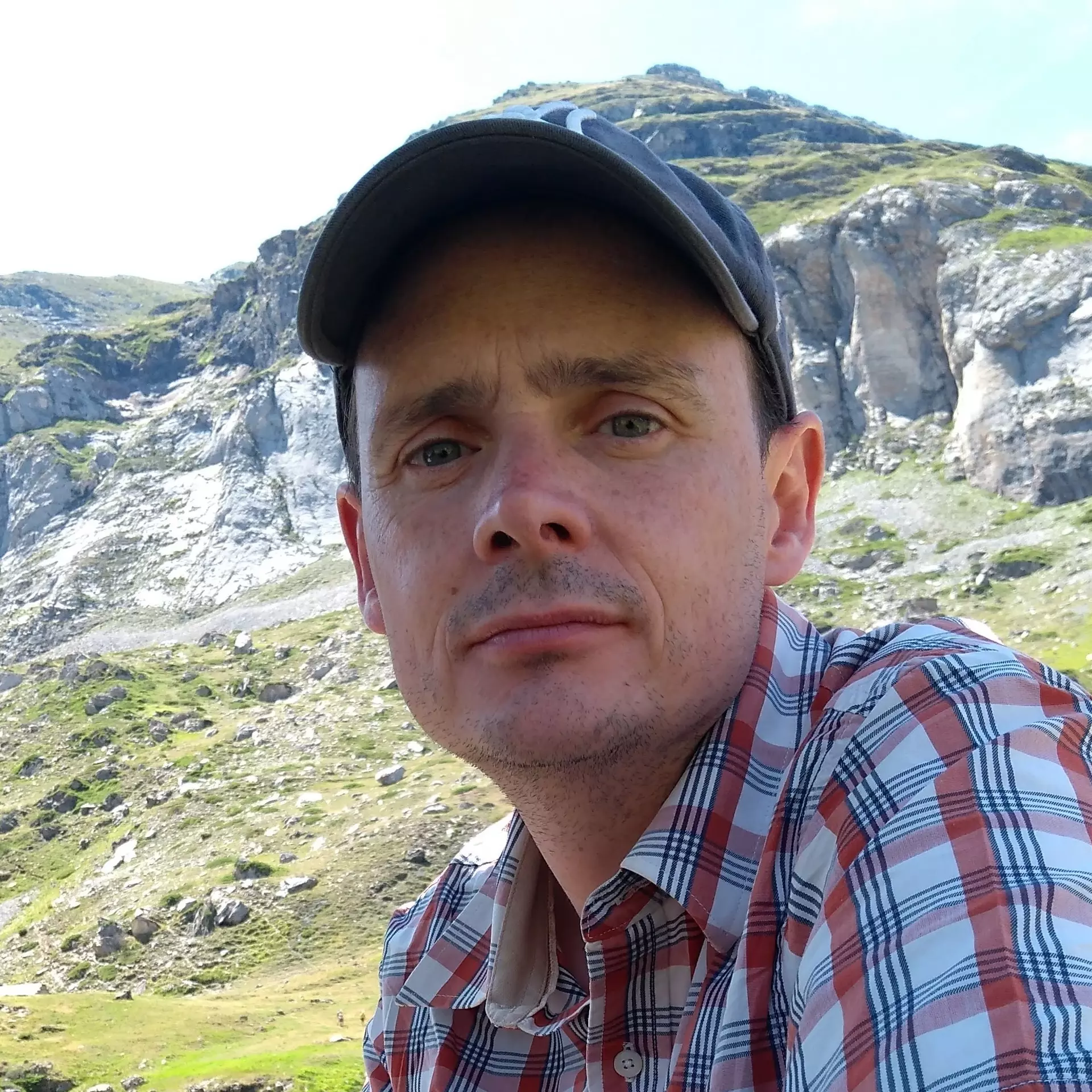 Headshot of Andrew Terry